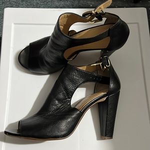 Banana Republic Peep Toe Bootie Size 9